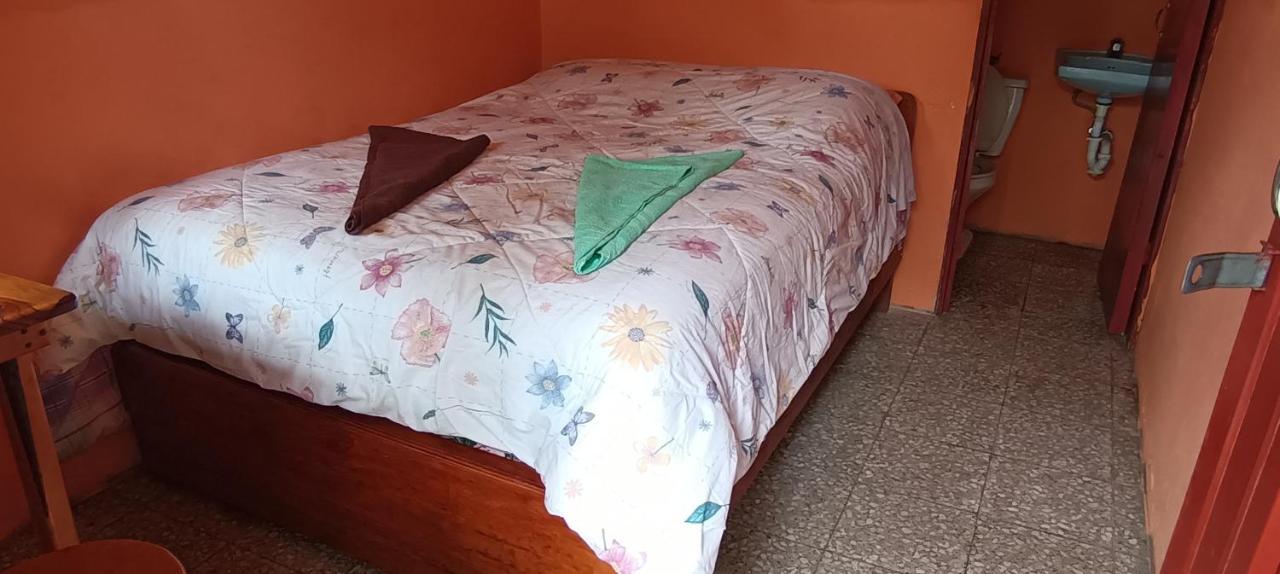 Hospedaje Santo Domingo Panajachel Kültér fotó
