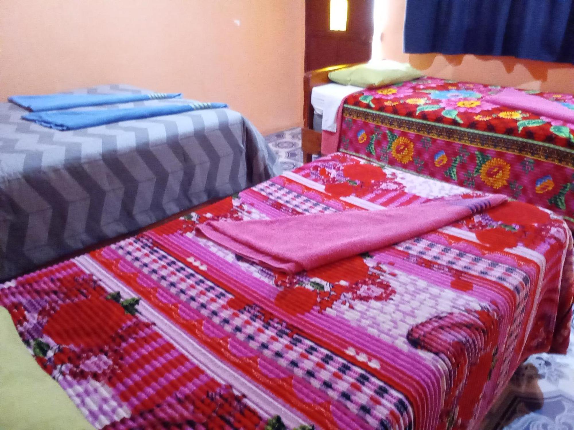 Hospedaje Santo Domingo Panajachel Kültér fotó