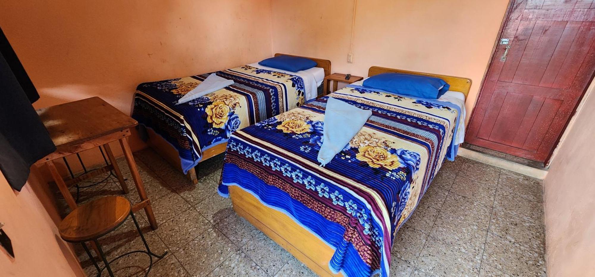Hospedaje Santo Domingo Panajachel Kültér fotó
